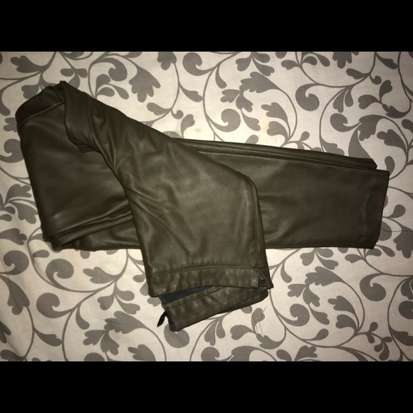 Green faux-leather pants - Picture 2 of 2